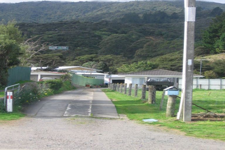 Photo of property in 2048 Rings Road, Coromandel, 3506