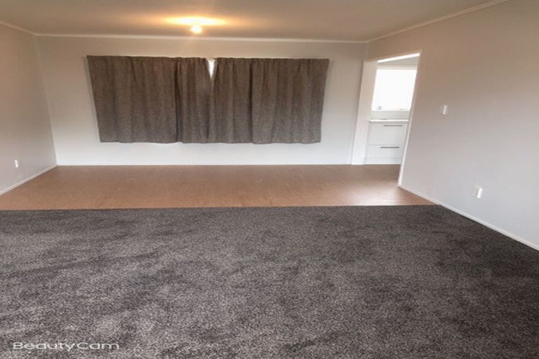 Photo of property in 2/35 Aurea Avenue, Pakuranga, Auckland, 2010