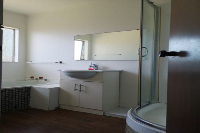 Photo of property in 3/7 Highland Park Drive, Highland Park, Auckland, 2010