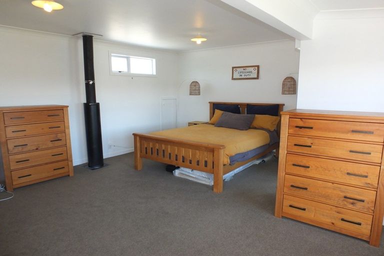 Photo of property in 14 Brown Terrace, Foxton Beach, Foxton, 4815