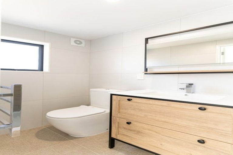 Photo of property in 4 Rangimarie Close, Opaheke, Papakura, 2113