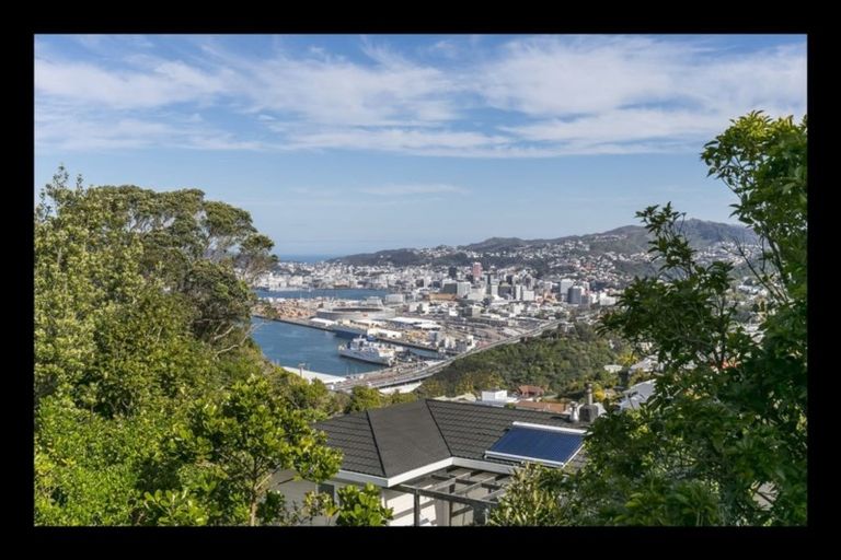 Photo of property in 4 Clive Road, Khandallah, Wellington, 6035