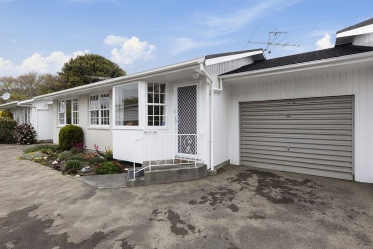 Photo of property in 2/53 Ludlam Crescent, Woburn, Lower Hutt, 5010