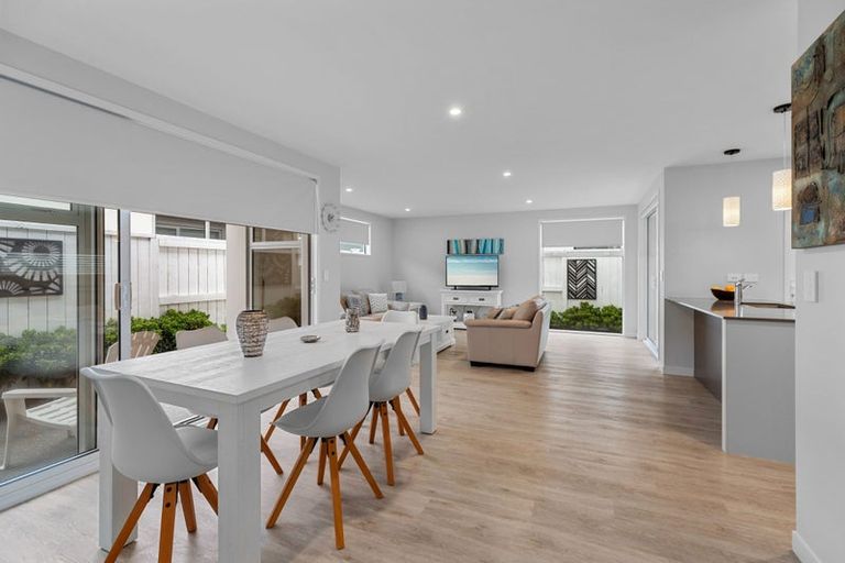 Photo of property in 24 Franks Way, Papamoa Beach, Papamoa, 3118