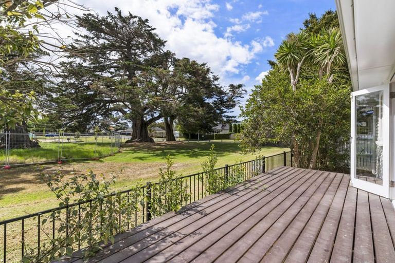 Photo of property in 24d Clinton Avenue, Te Atatu Peninsula, Auckland, 0610