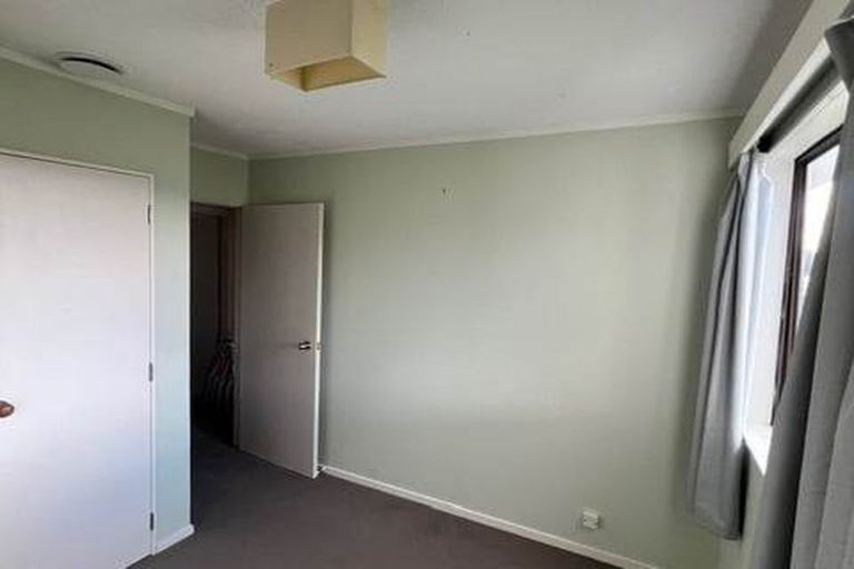 Photo of property in 14 Penguin Grove, Waitangirua, Porirua, 5024