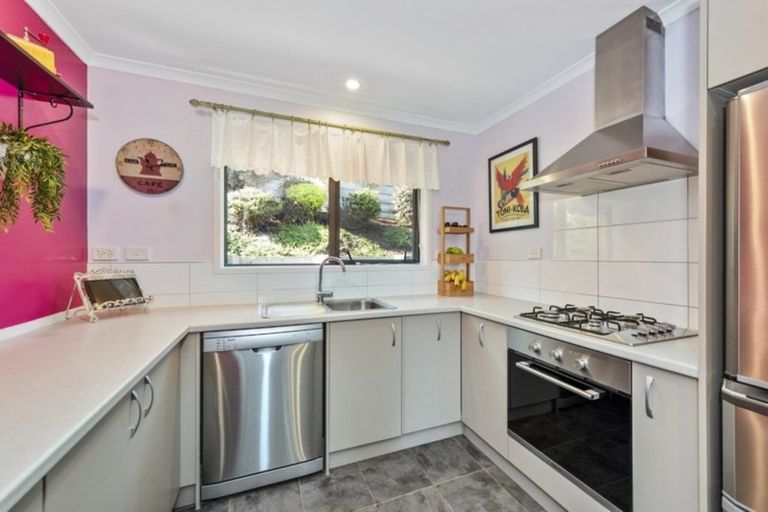 Photo of property in 8 Cleeve Close, Huntington, Hamilton, 3210