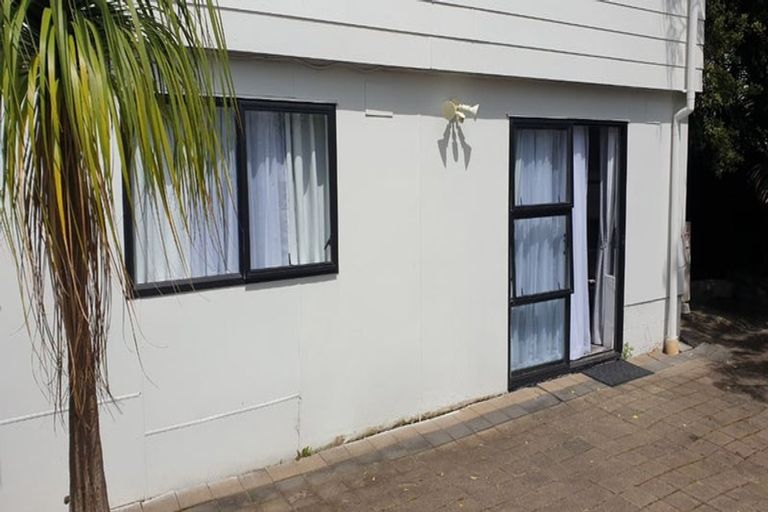 Photo of property in 2/40 Bayview Road, Bayview, Auckland, 0629