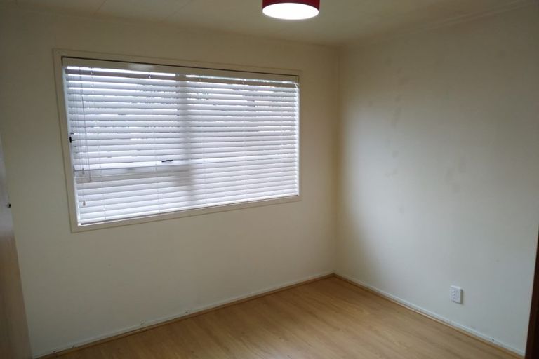 Photo of property in 19 Tomintoul Place, Highland Park, Auckland, 2010