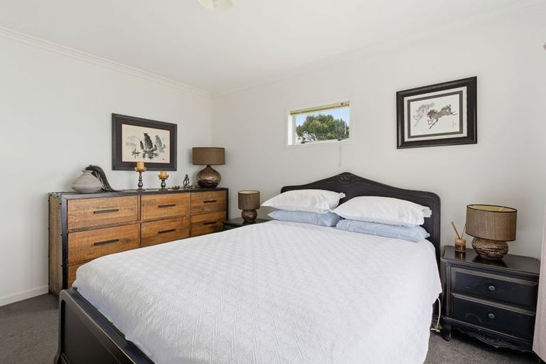 Photo of property in 45 Seaview Road, Cable Bay, 0420