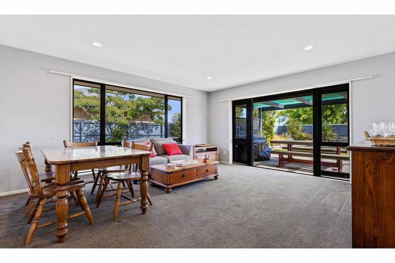 Photo of property in 33 Welsford Street, Woodend, 7610