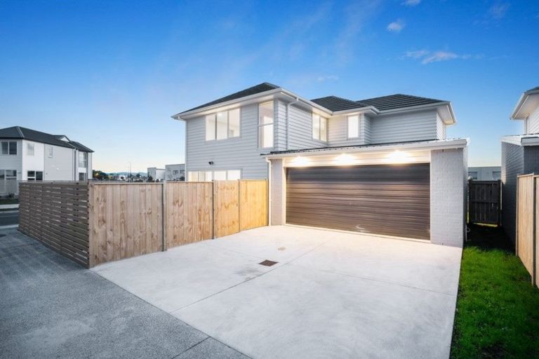 Photo of property in 56 Kauri Heart Avenue, Takanini, 2112