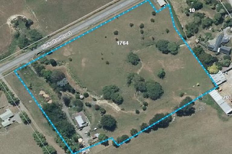 Photo of property in 1764 Kimbolton Road, Cheltenham, Feilding, 4777