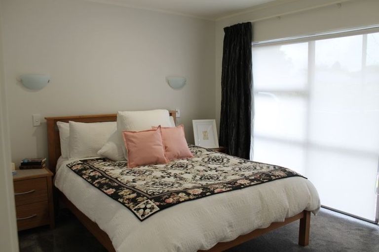 Photo of property in 4 Coolen Place, Tuakau, 2121