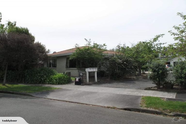 Photo of property in 15 Woburn Place, Takaro, Palmerston North, 4412