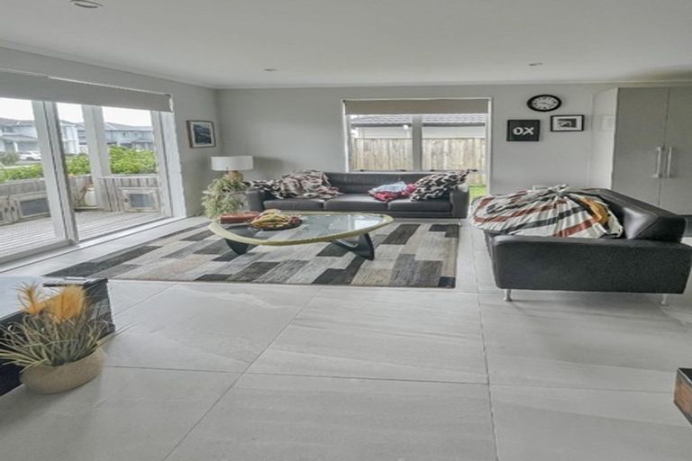 Photo of property in 80 Mackay Drive, Greenhithe, Auckland, 0632