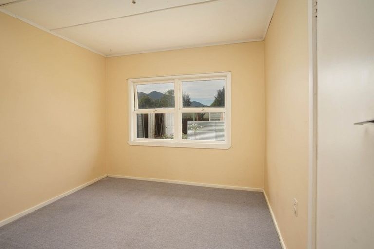 Photo of property in 22 Hampden Street, Murchison, 7007