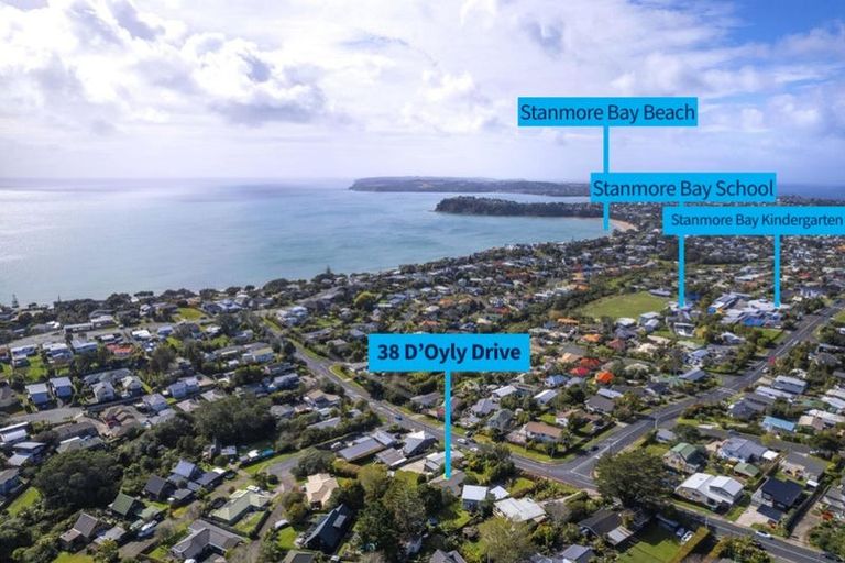 Photo of property in 38 D'oyly Drive, Stanmore Bay, Whangaparaoa, 0932