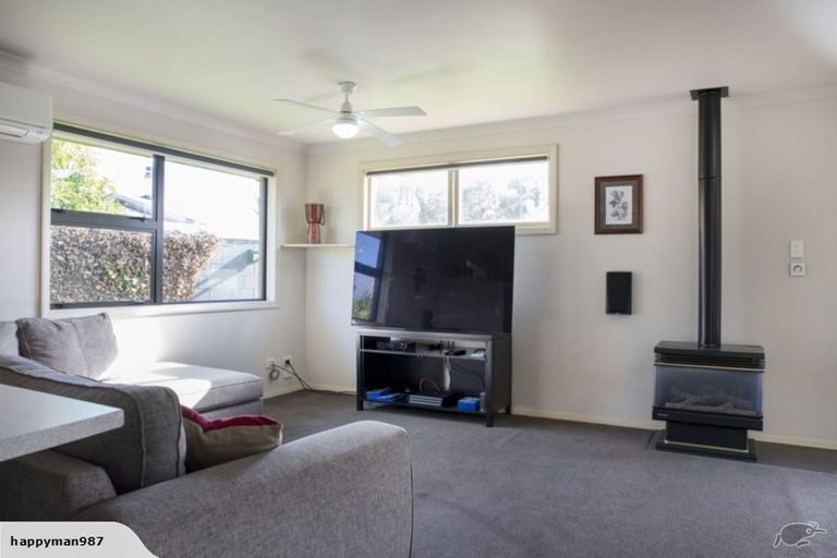 Photo of property in 37 Pulham Crescent, Queenwood, Hamilton, 3210