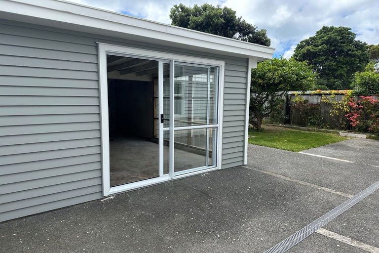 Photo of property in 74 Oroua Street, Eastbourne, Lower Hutt, 5013