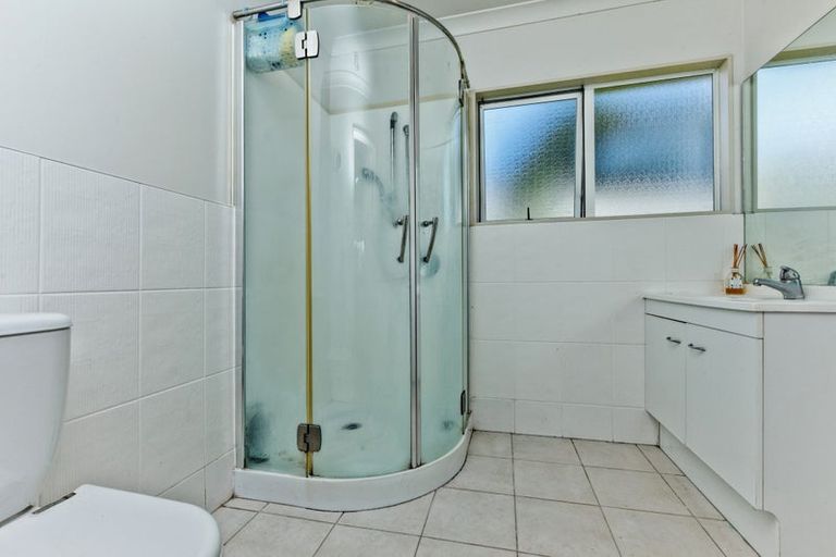 Photo of property in 16 Andara Close, Pinehill, Auckland, 0632