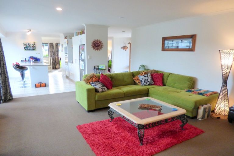 Photo of property in 16 Halyard Loop, Haruru, 0204