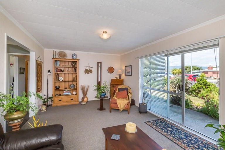 Photo of property in 645 Queen Street East, Levin, 5510