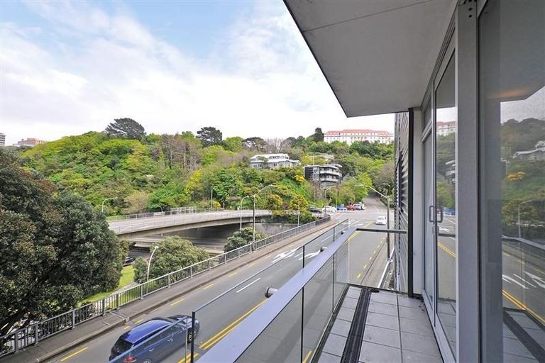 Photo of property in Montreaux Apartments, 3e/164 The Terrace, Wellington Central, Wellington, 6011