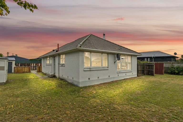 Photo of property in 14 Corhampton Street, Aranui, Christchurch, 8061