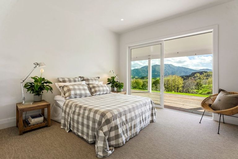 Photo of property in 48 Upper Whangateau Road, Big Omaha, 0985