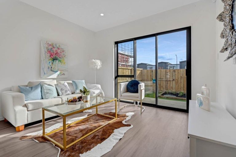Photo of property in 6 Kiato Lane, Flat Bush, Auckland, 2019