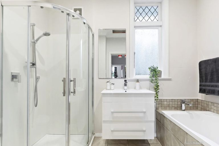 Photo of property in 16 Hudson Street, Island Bay, Wellington, 6023