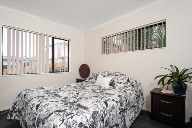 Photo of property in 13 San Marino Drive, Henderson, Auckland, 0612