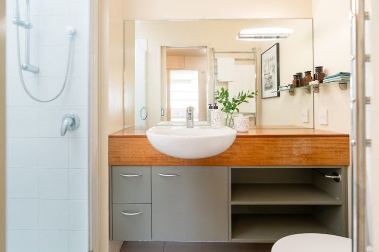 Photo of property in Elizabeth Street Chapel, 5/6 Elizabeth Street, Mount Victoria, Wellington, 6011