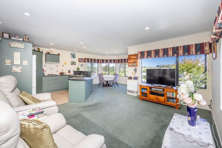 Photo of property in 5 Palm Grove Drive, Western Heights, Hamilton, 3200