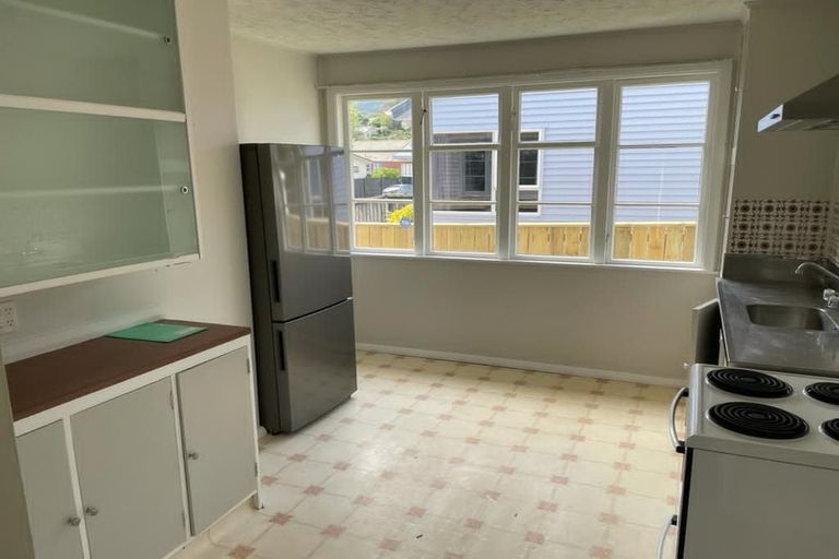 Photo of property in 40 Shearer Crescent, Naenae, Lower Hutt, 5011