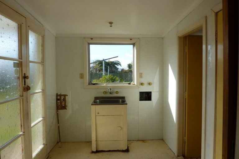 Photo of property in 53 Peel Street, Westport, 7825