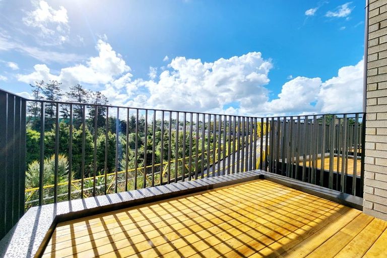 Photo of property in 7/28 Westgate Drive, Westgate, Auckland, 0614