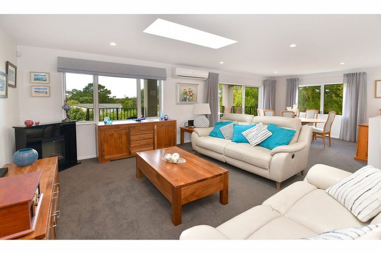 Photo of property in 5a Melia Place, Stanmore Bay, Whangaparaoa, 0932