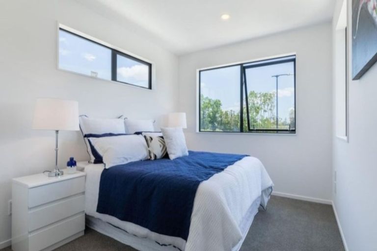 Photo of property in 72 Craigs Way, Hobsonville, Auckland, 0616