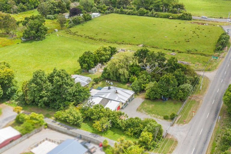 Photo of property in 366 Arapaepae Road South, Levin, 5571