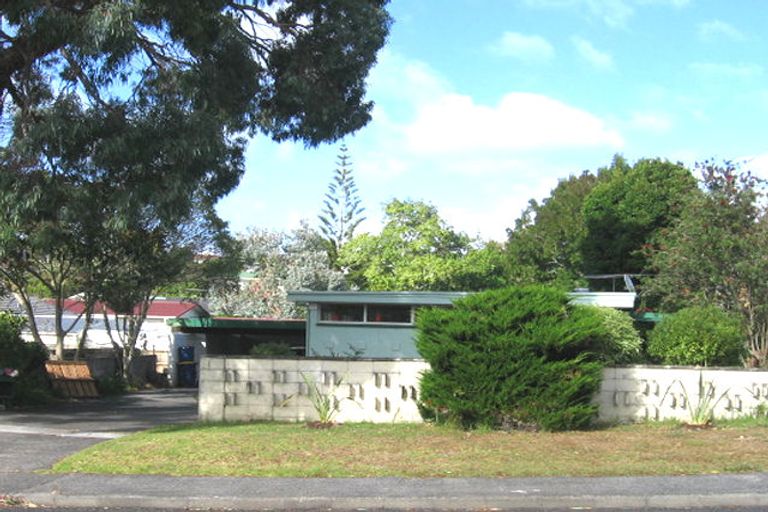 Photo of property in 32 Lynden Avenue, Hillcrest, Auckland, 0627