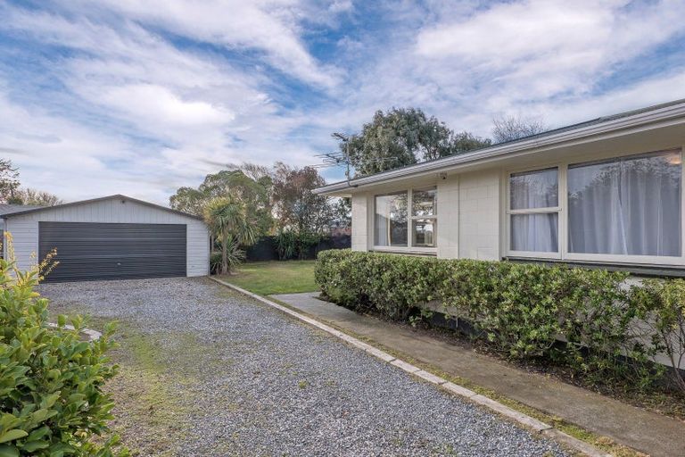 Photo of property in 19 Esk Place, Aranui, Christchurch, 8061