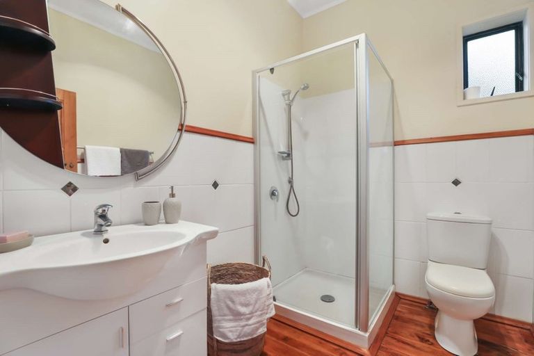 Photo of property in 5a Youngs Road, Papakura, 2110