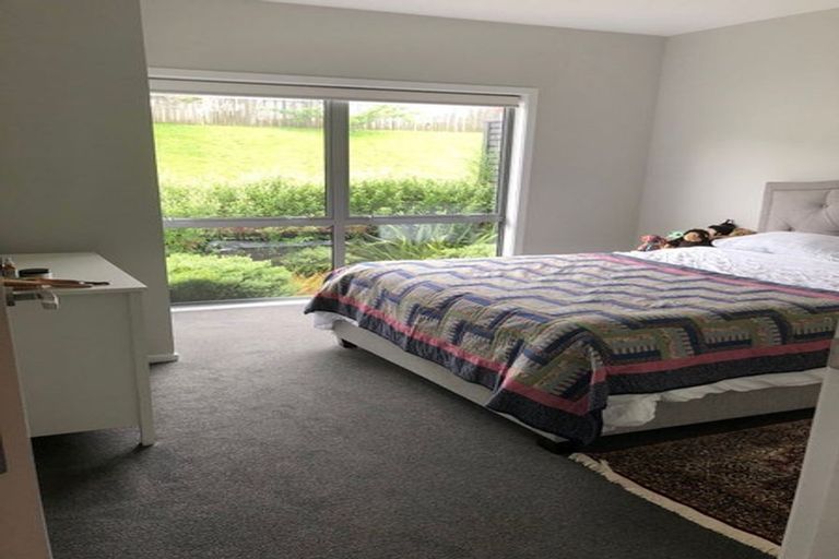 Photo of property in 23 Batchelor Street, Newlands, Wellington, 6037