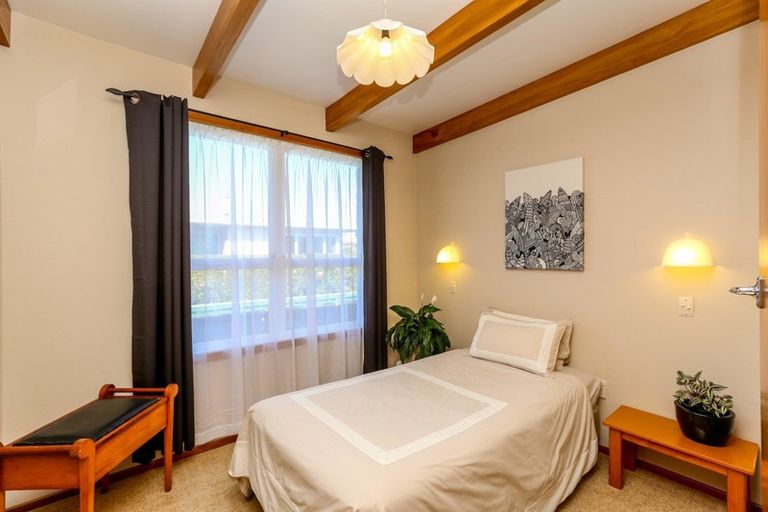 Photo of property in 41 Nevada Drive, Merrilands, New Plymouth, 4312