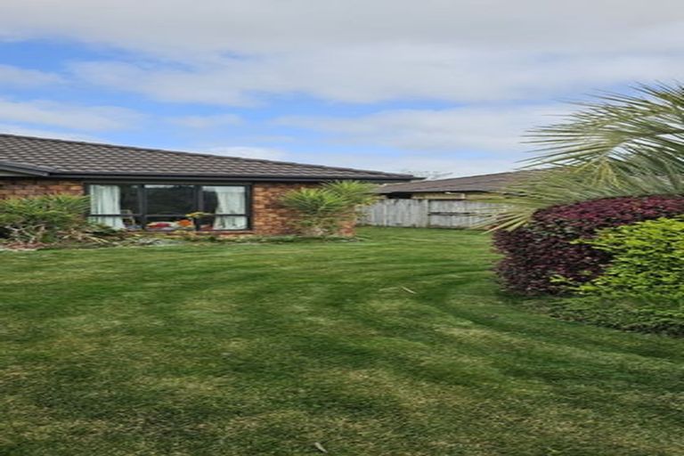 Photo of property in 5 Whitney Place, Rototuna North, Hamilton, 3210