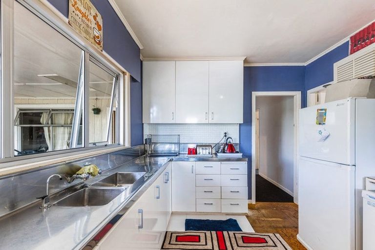 Photo of property in 85 Glengarry Road, Glen Eden, Auckland, 0602