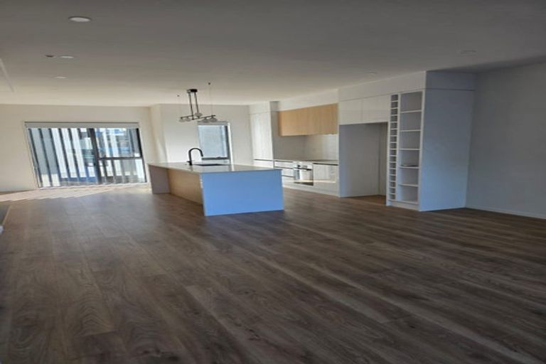 Photo of property in 20 Mina Way, Browns Bay, Auckland, 0630