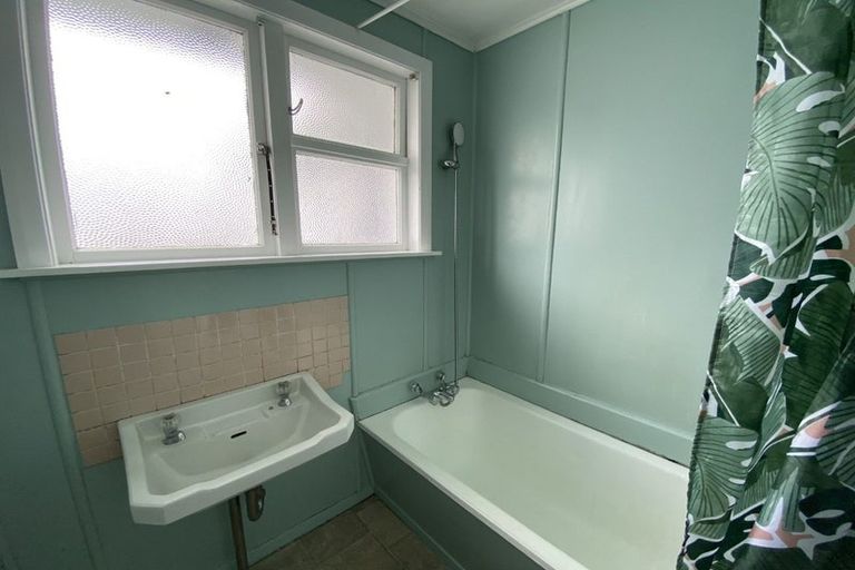 Photo of property in 2 Robertshawe Crescent, Dannevirke, 4930